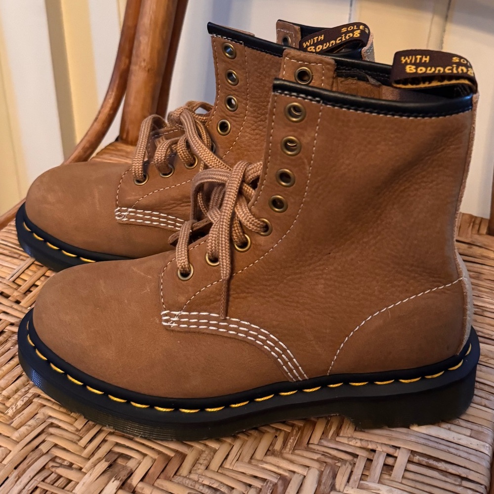NEW Dr. Martens 1460 TUMBLED NUBUCK LEATHER LACE UP BOOTS